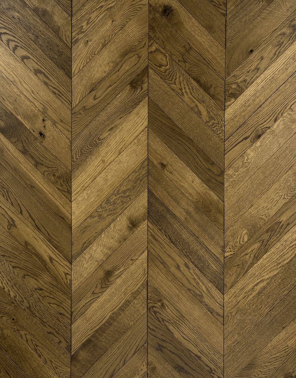 Cambridge Chevron Golden Smoked Oak Brushed & Lacquered Engineered Wood Flooring 3
