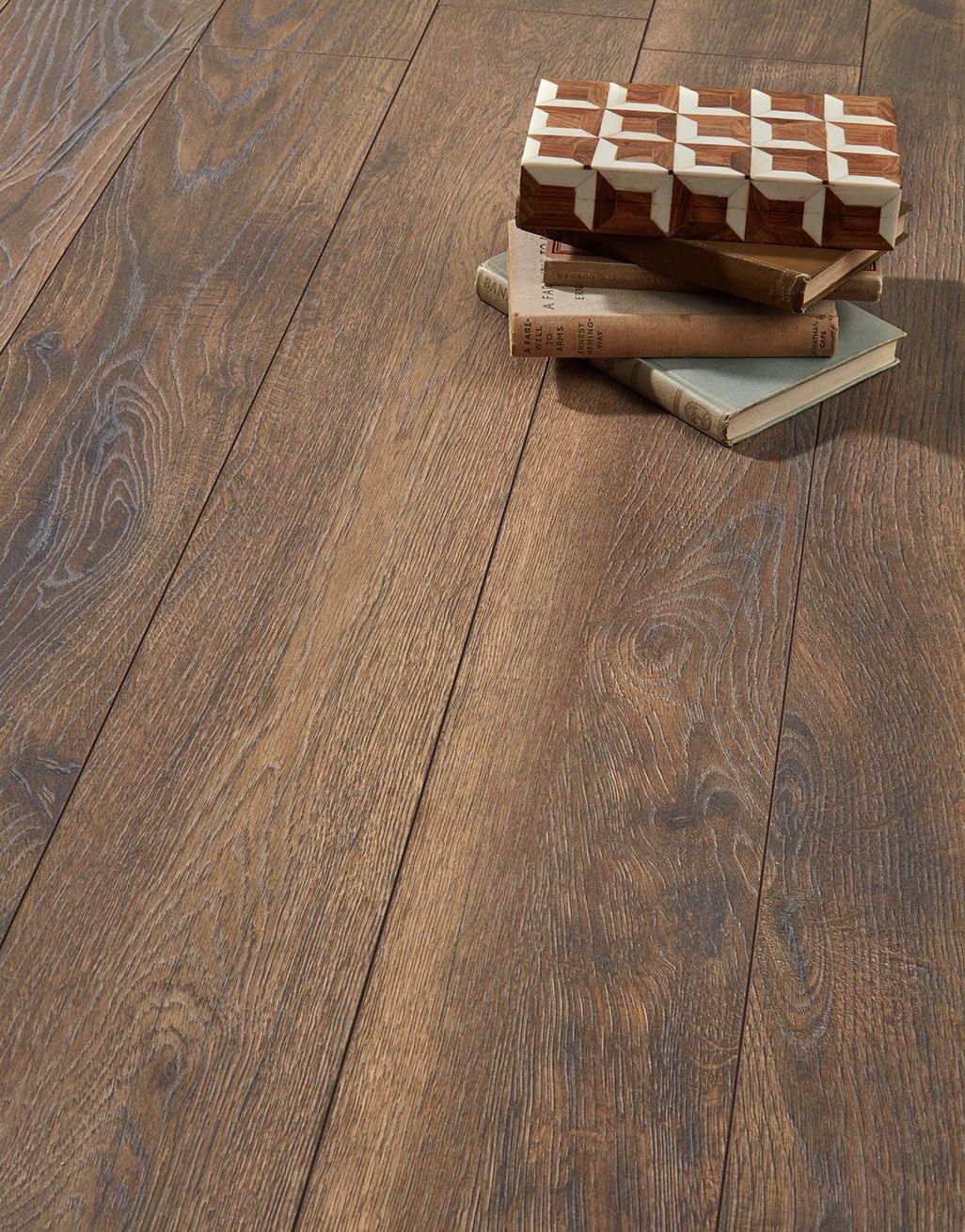 Residence Narrow - Dark Peterson Oak Laminate Flooring 2