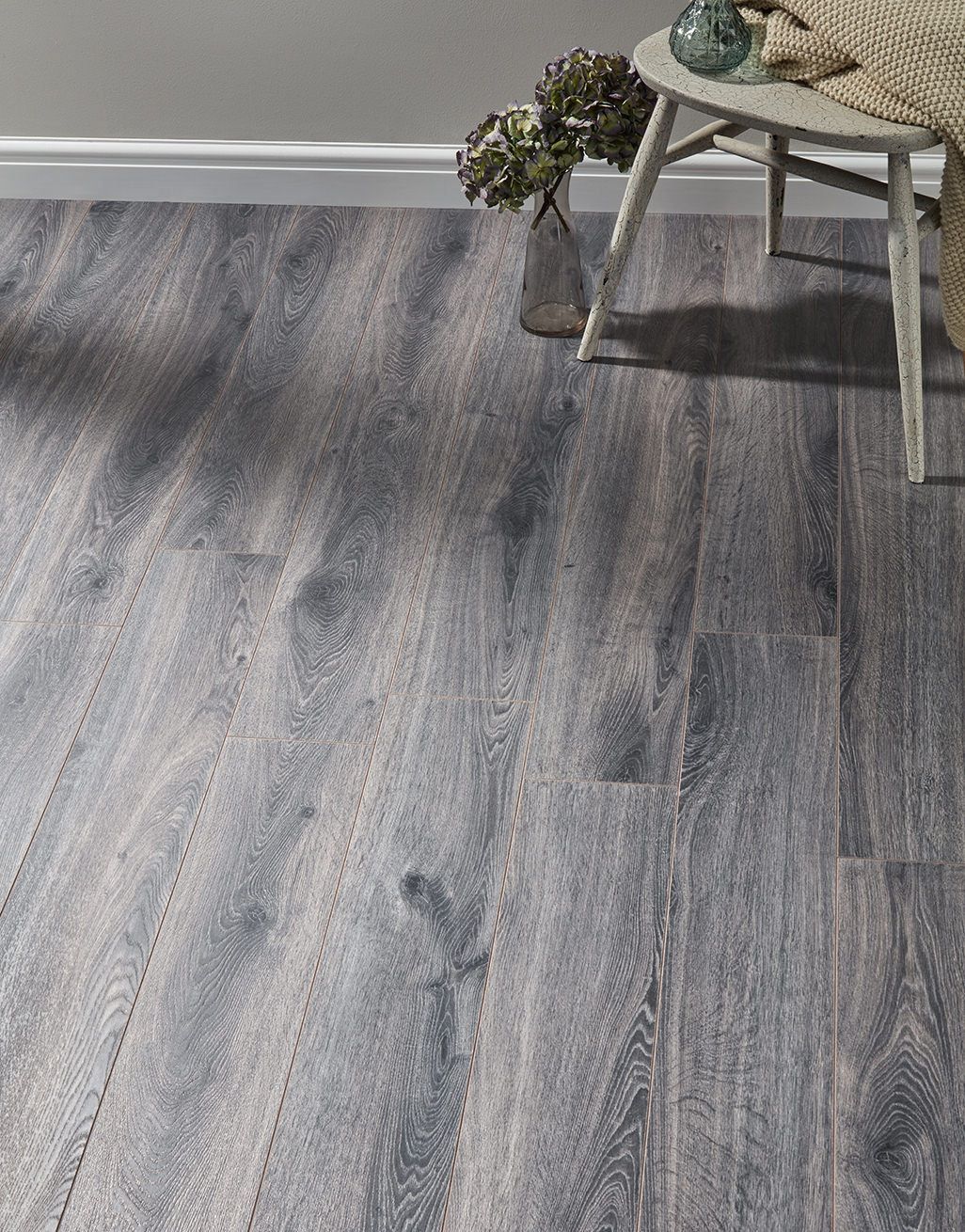 Residence Narrow - Prestige Grey Oak Laminate Flooring 1