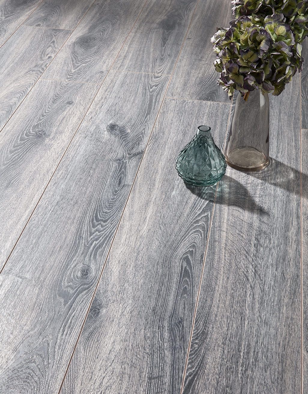 Residence Narrow - Prestige Grey Oak Laminate Flooring 2