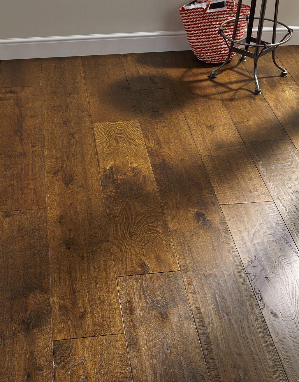 Old Castle Oak Lacquered Engineered Wood Flooring 1
