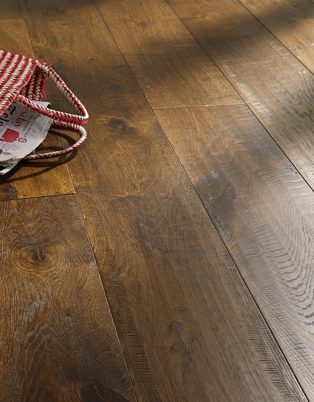 Old Castle Oak Lacquered Engineered Wood Flooring 2