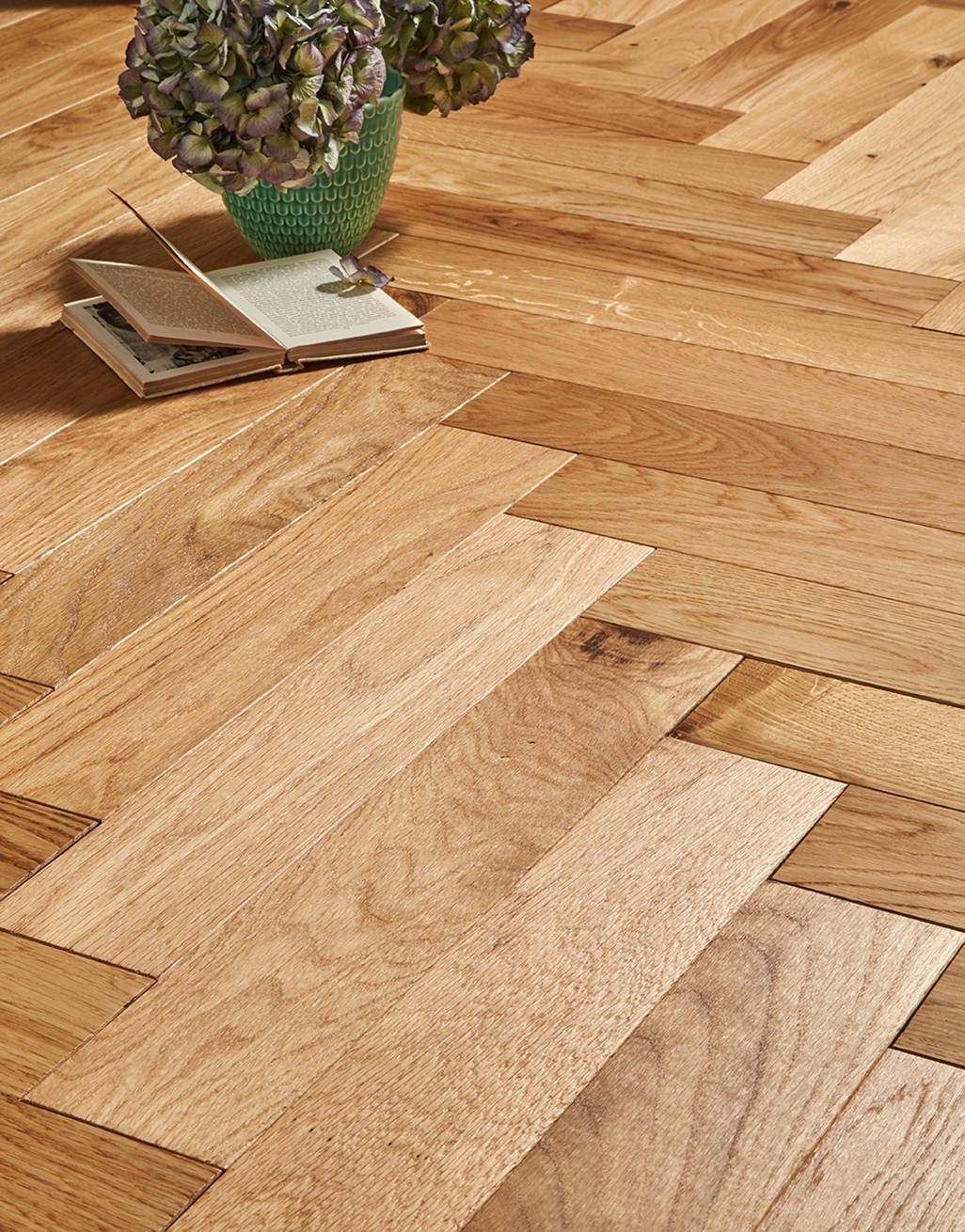 Trade Select Natural Oiled Herringbone Parquet Oak Solid Wood Flooring 2