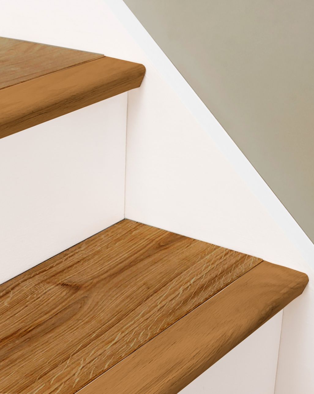 WS3 Solid Oak Flush-Fit Nosing 1