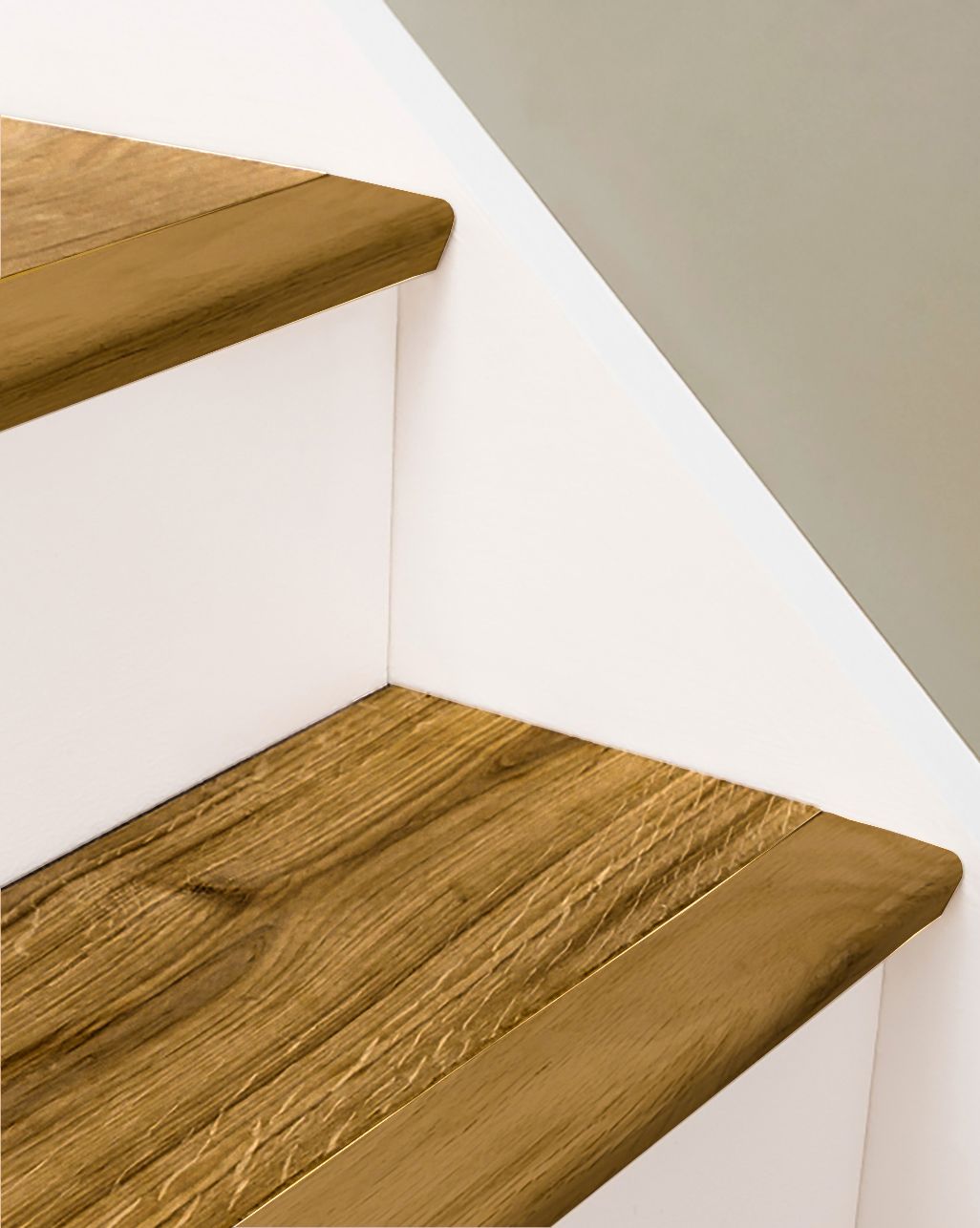 WS5 Solid Oak Flush-Fit Nosing 1