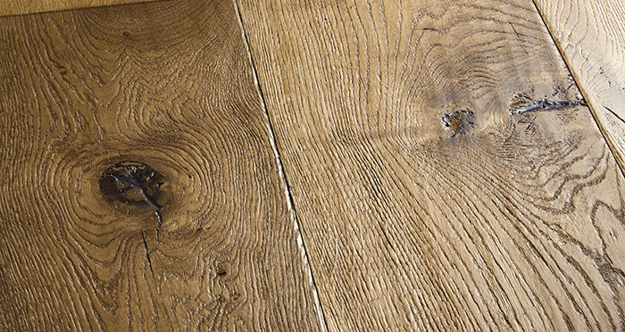 Kingswood Oak Distressed Brushed & Lacquered Engineered Wood Flooring - Descriptive 1