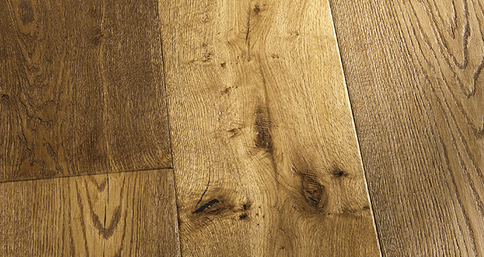 Kingswood Oak Distressed Brushed & Lacquered Engineered Wood Flooring - Descriptive 8