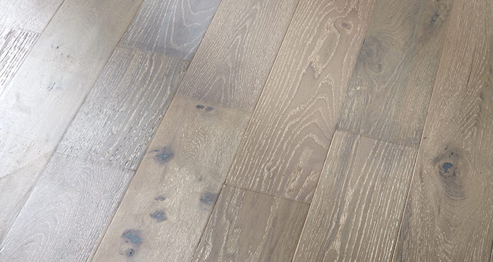 Loft Pearl Grey Oak Brushed & UV Lacquered Engineered Wood Flooring - Descriptive 5